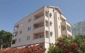 Sara Apartments